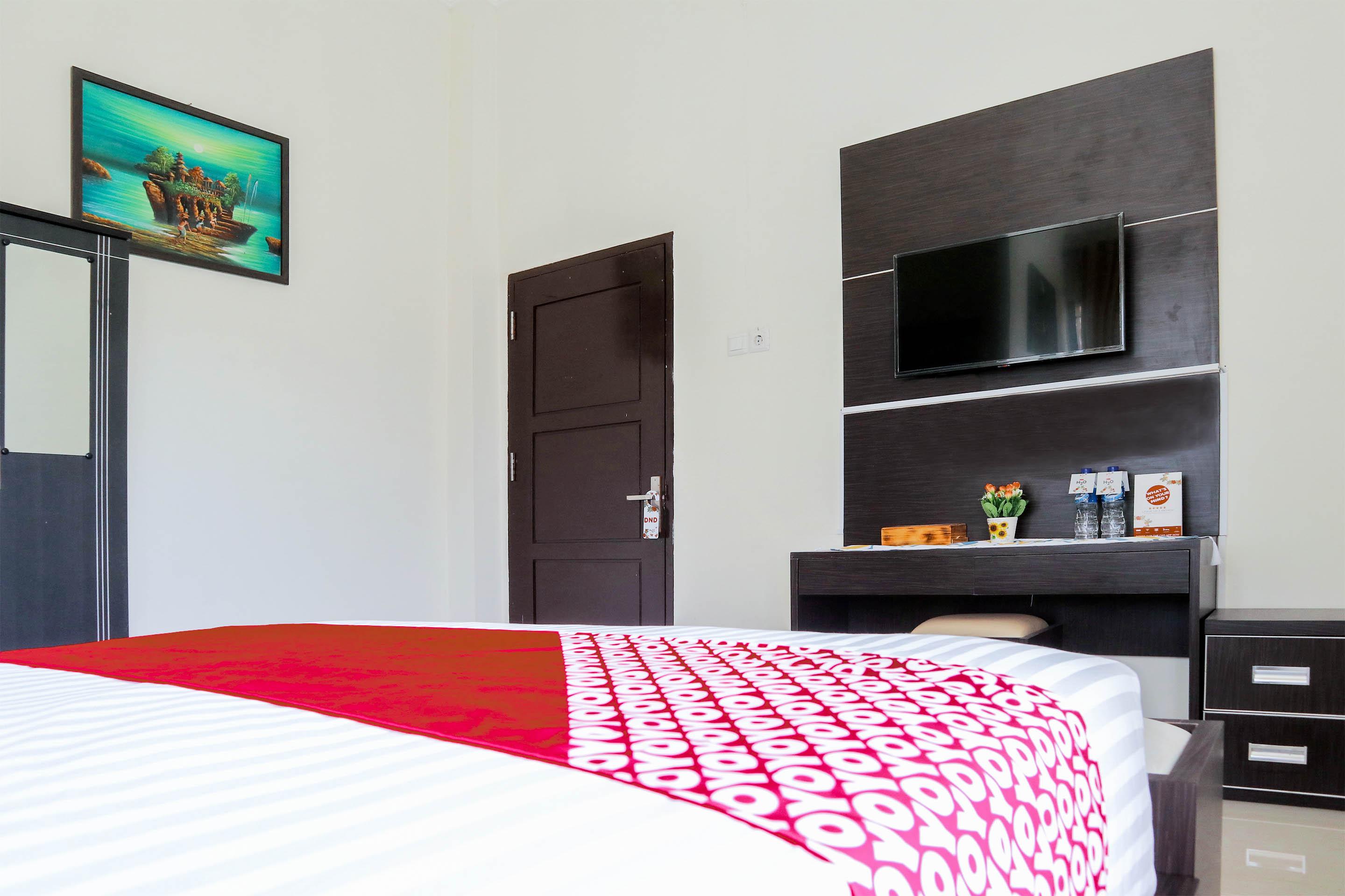 Oyo 1326 Mahakam Guest House Padang  Exteriör bild